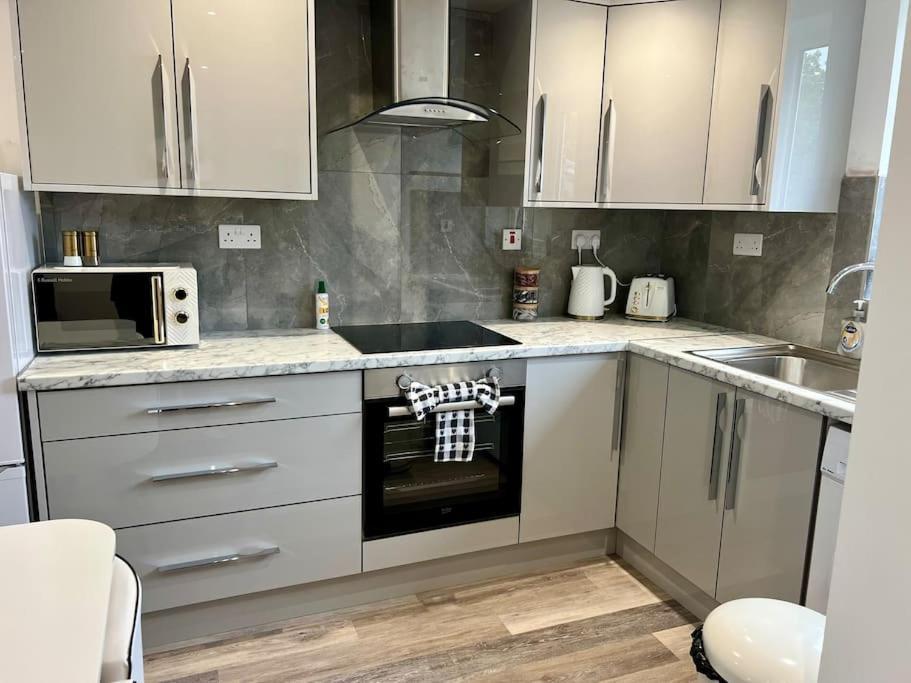 New 2 Bed Preston City Centre Flat - Sleeps 4 ภายนอก รูปภาพ